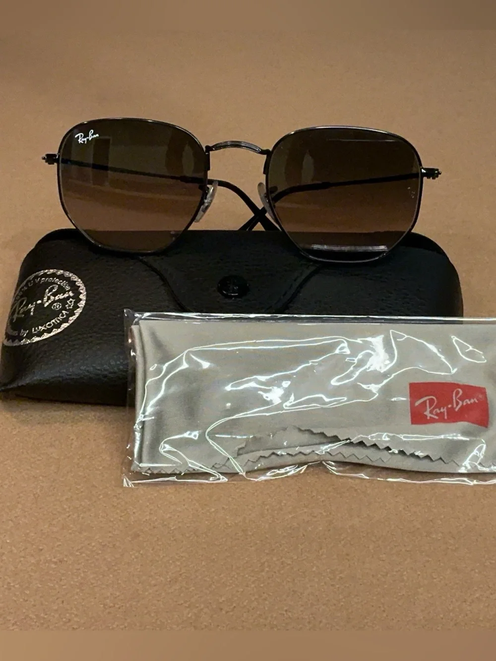 ☀️ Ray-Ban Hexagonal Classic Sunglasses (RB3548) – Like New Unisex Fit ☀️